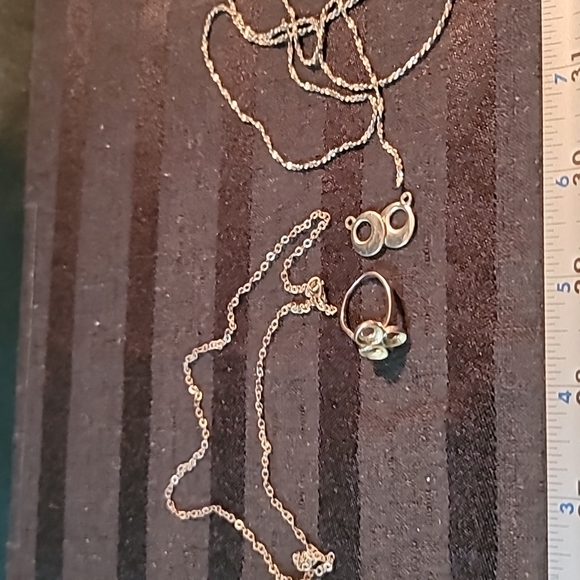 Lot of scrap 925 silver 2 necklaces 1 ring 2 earrings some wearable some scrap - Picture 4 of 10